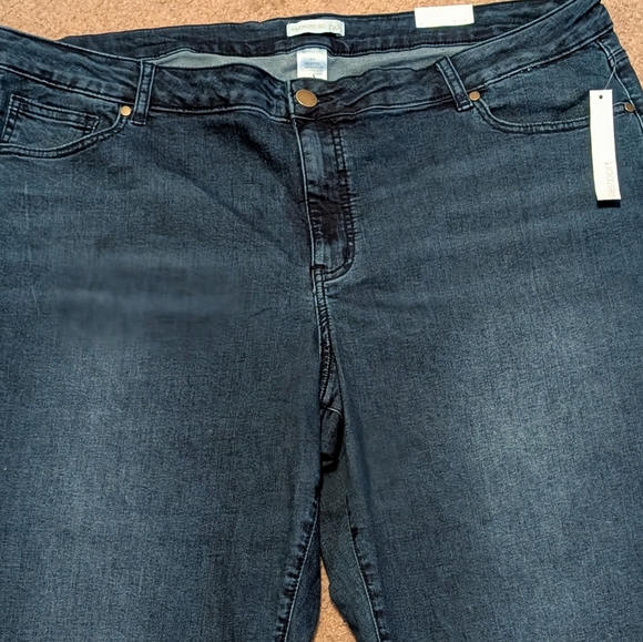 New Westport Signature Fit Denim Capri - Picture 8 of 8